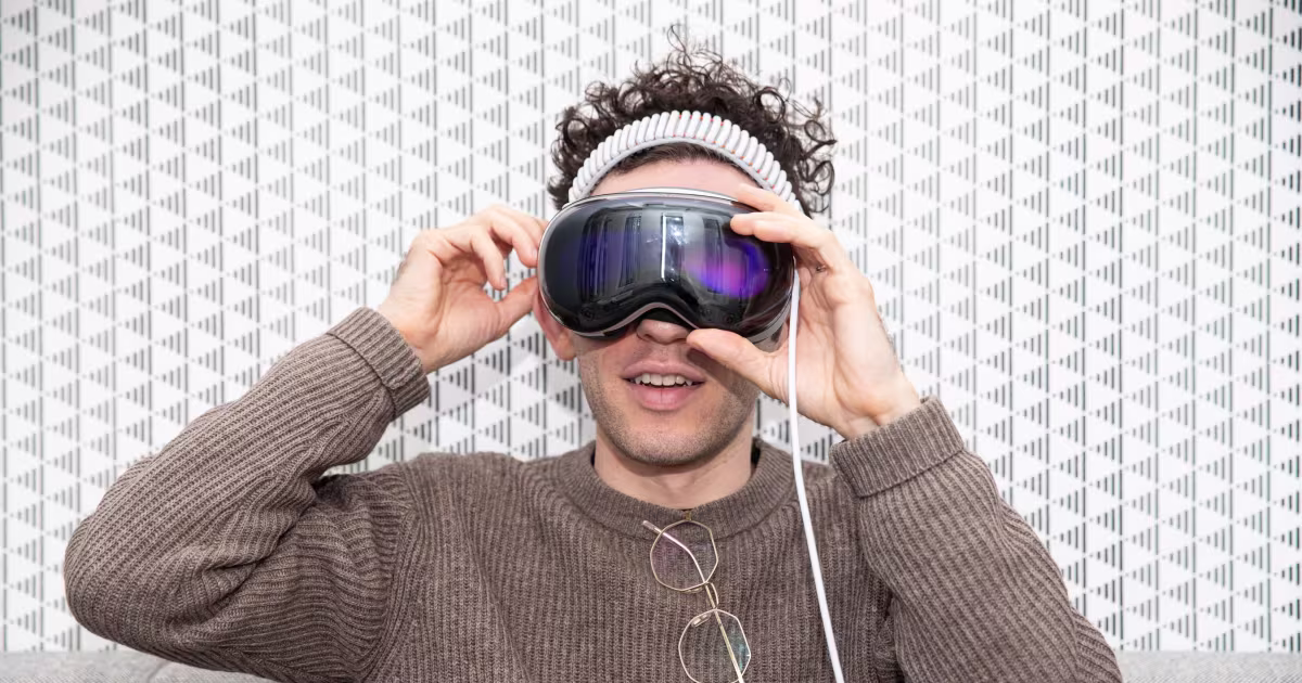 Apple-მა Vision Pro-სა და Siri-ს გუნდებში თანამშრომლების შემცირება დაიწყო