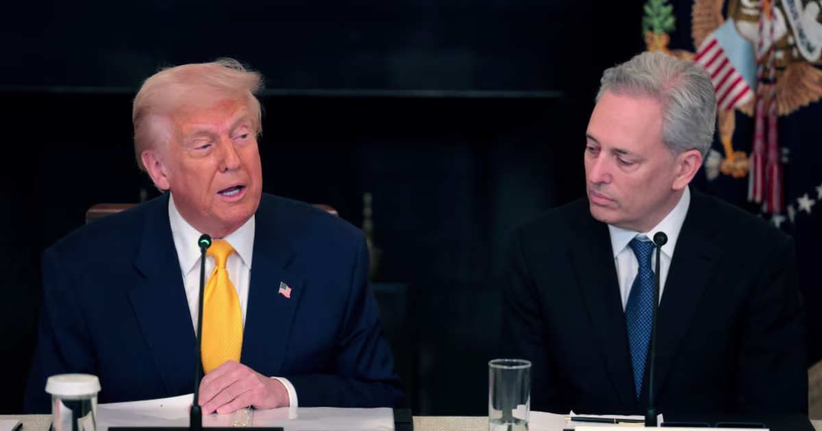 ტრამპის AI ჩარჩო შტატების კანონებს უპირისპირდება და ბავშვთა უსაფრთხოების პასუხისმგებლობას მშობლებს აკისრებს